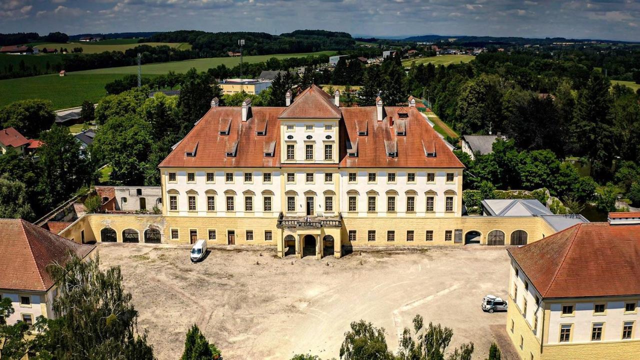 Innviertler Versailles Aurolzmunster Exterior foto